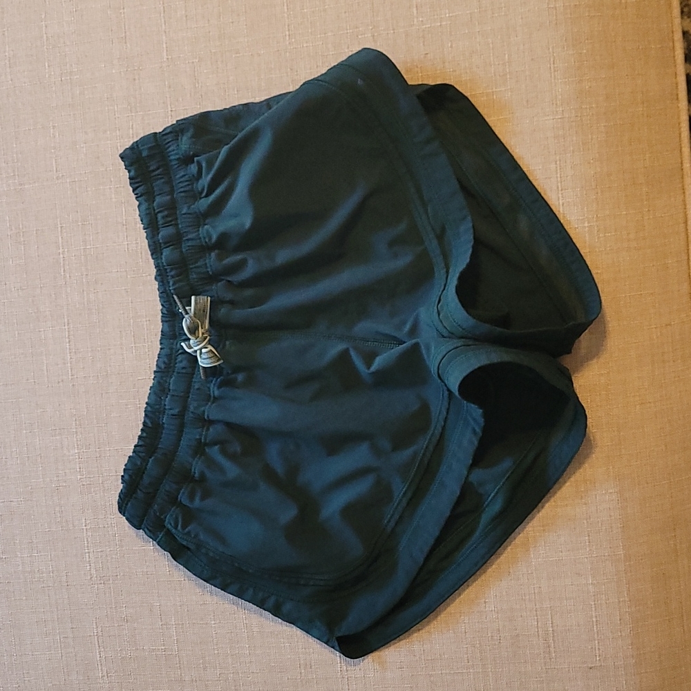 Lululemon hotty hot short, size 6,